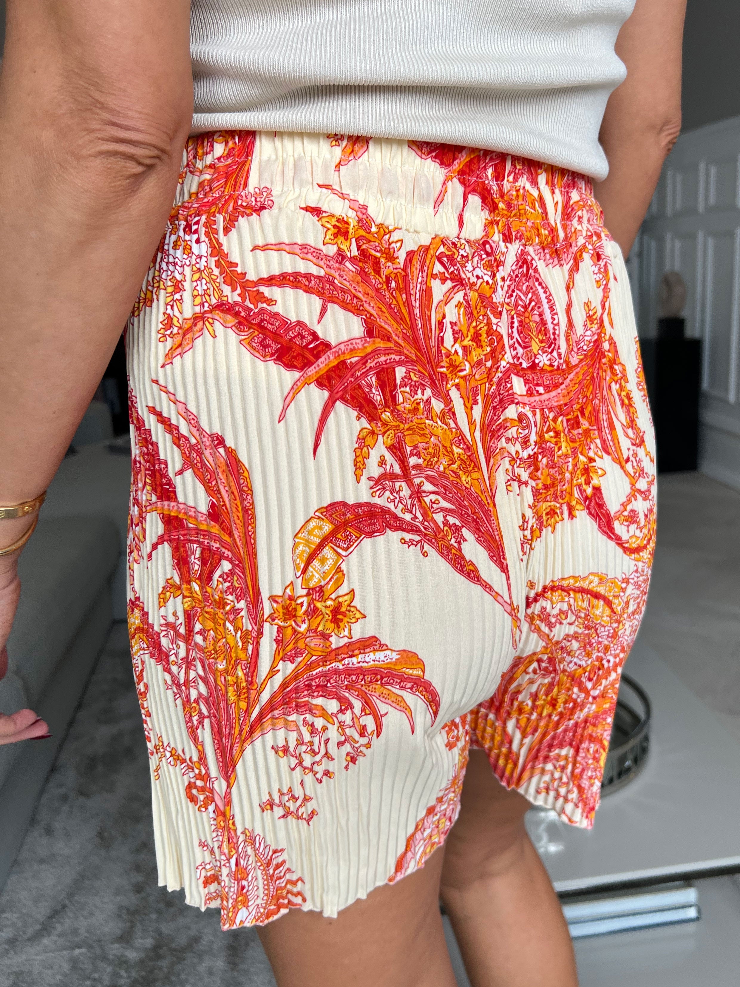 Kastanje - Smukke shorts med flotte detaljer